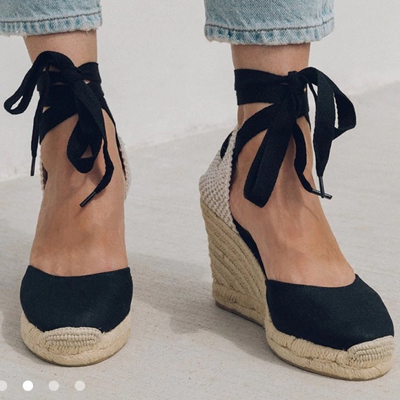 Soludos Shoes - NWOT Soludos Classic Black Canvas Espadrille Wedges